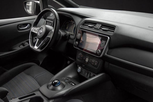 2021 NISSAN LEAF - 11