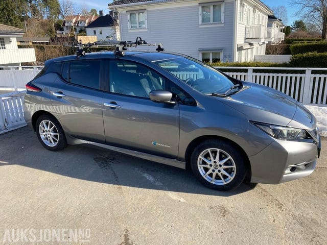 SJNFAAZE1U0028616 2018 NISSAN LEAF-2