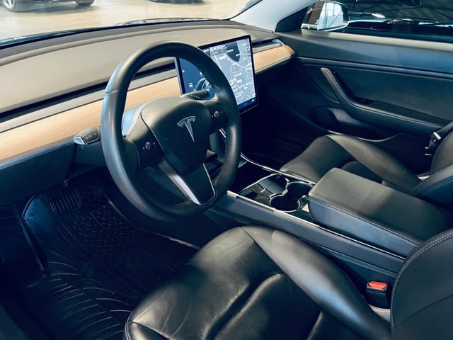 5YJ3E7EAXKF372829 2019 TESLA MODEL 3-5
