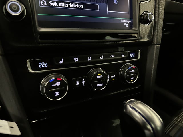 2015 VOLKSWAGEN GOLF - 23