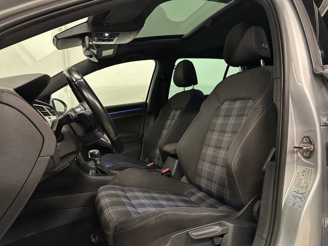 2015 VOLKSWAGEN GOLF - 16