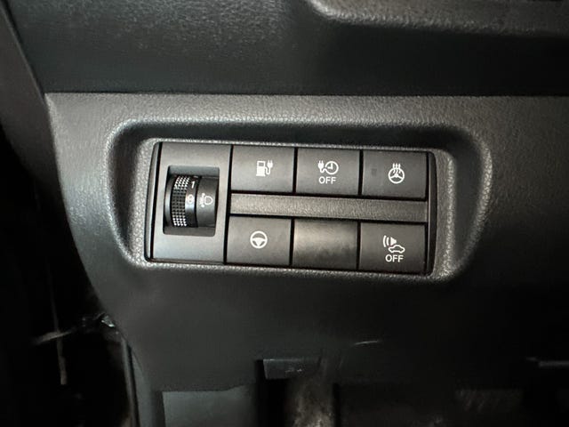 2021 NISSAN LEAF - 10