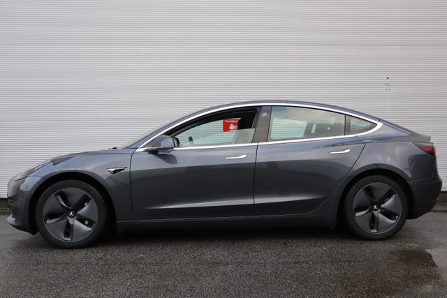 5YJ3E7EB2KF455549 2019 TESLA MODEL 3-1