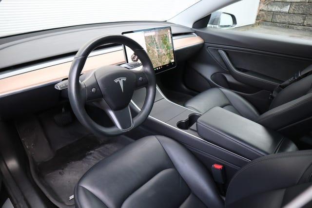 5YJ3E7EB2KF455549 2019 TESLA MODEL 3-4