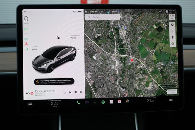 2019 TESLA MODEL 3 - 8