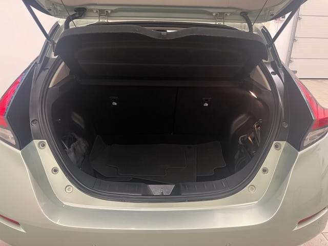 2018 NISSAN LEAF - 18