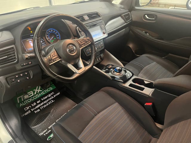 2018 NISSAN LEAF - 9