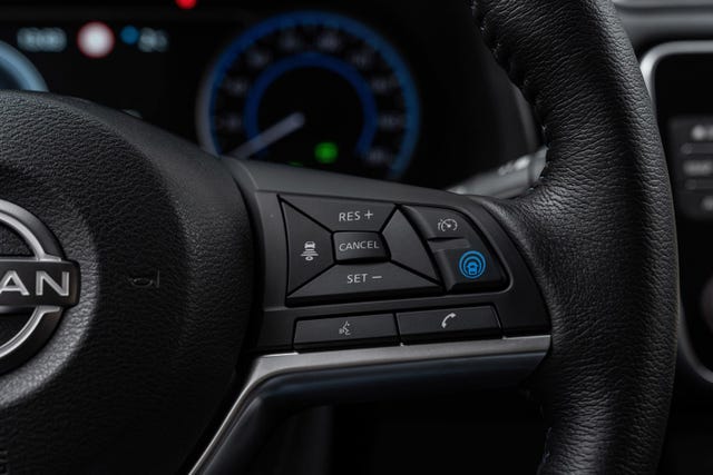 2022 NISSAN LEAF - 12