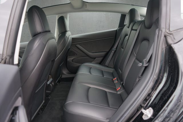 5YJ3E7EB4KF207299 2019 TESLA MODEL 3-5