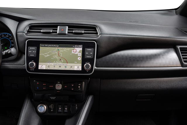 2021 NISSAN LEAF - 17