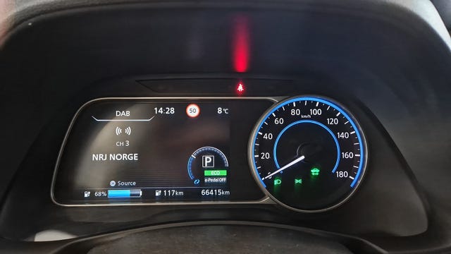 2018 NISSAN LEAF - 13