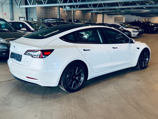 5YJ3E7EB7MF943592 2021 TESLA MODEL 3-4