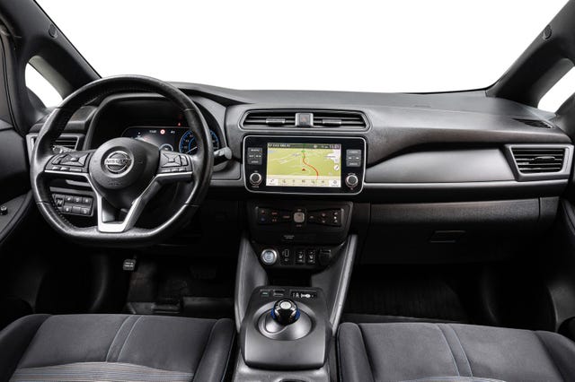 2021 NISSAN LEAF - 11