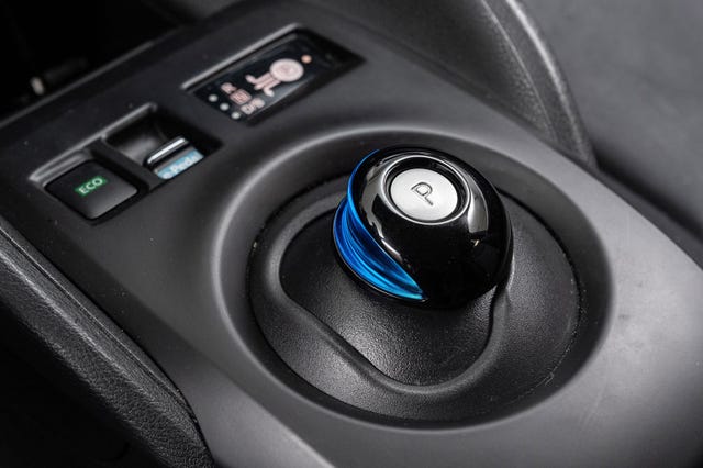 2021 NISSAN LEAF - 17