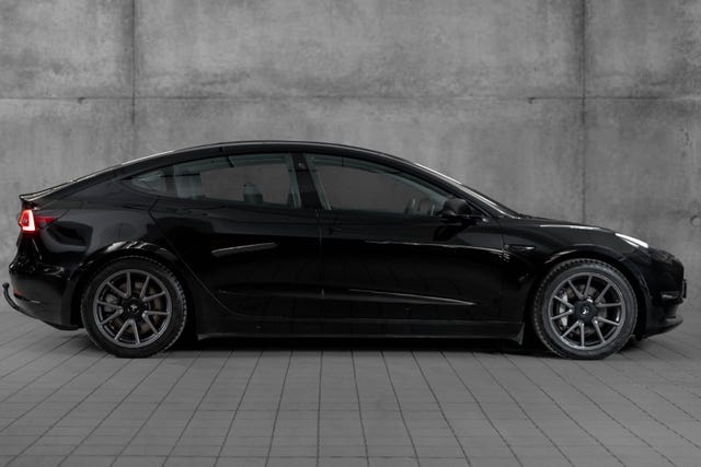 5YJ3E7EB7MF941065 2021 TESLA MODEL 3-2