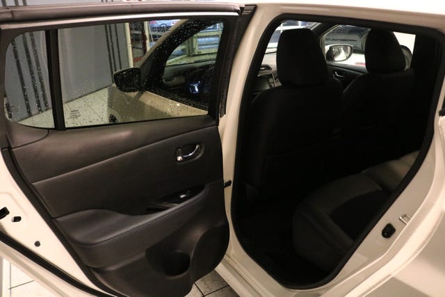 2018 NISSAN LEAF - 10