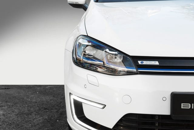 WVWZZZAUZJW900230 2018 VOLKSWAGEN GOLF-5