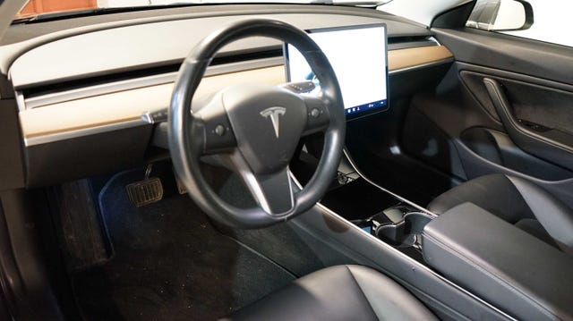 5YJ3E7EB2KF233156 2019 TESLA MODEL 3-4