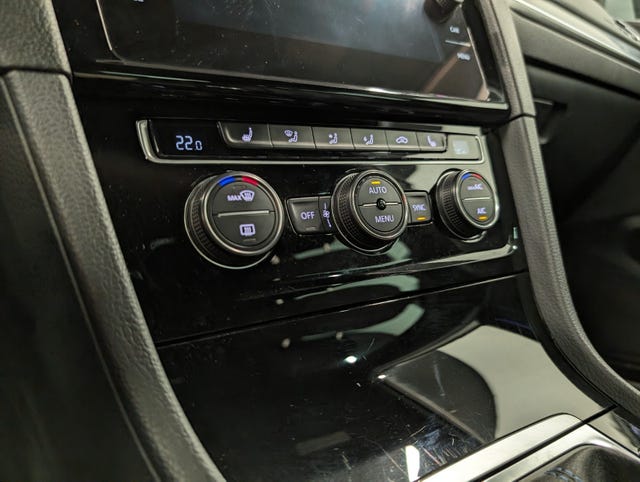 2018 VOLKSWAGEN GOLF - 34