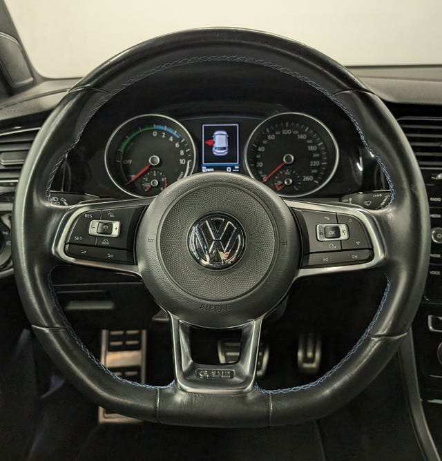 2018 VOLKSWAGEN GOLF - 25
