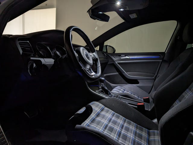 2018 VOLKSWAGEN GOLF - 19