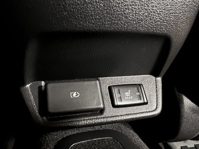 2021 NISSAN LEAF - 26