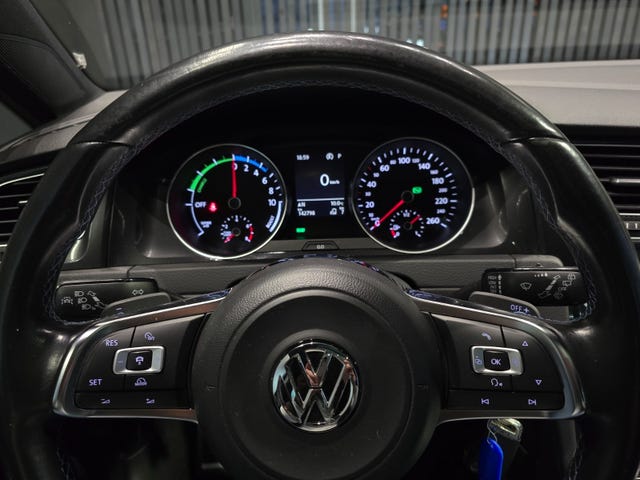 2015 VOLKSWAGEN GOLF - 21