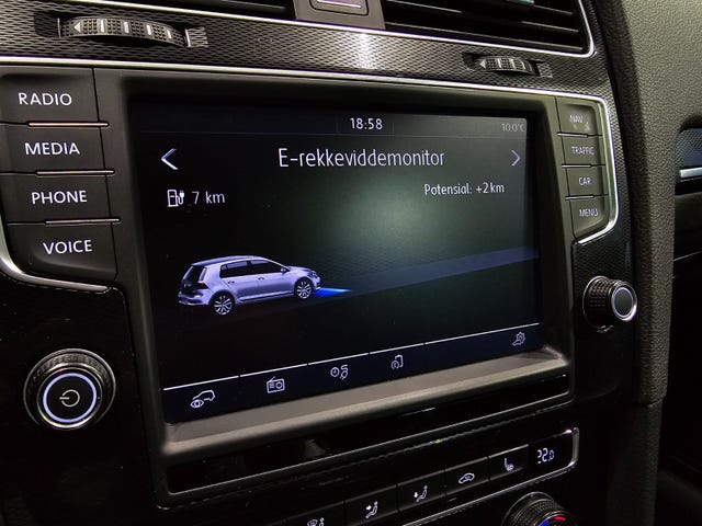 2015 VOLKSWAGEN GOLF - 25
