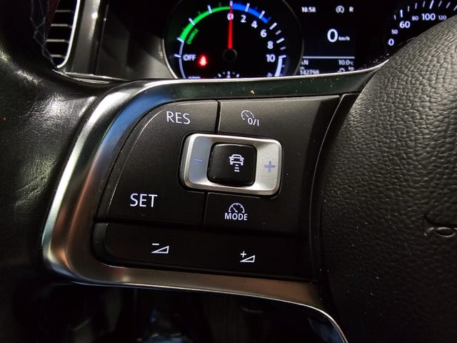 2015 VOLKSWAGEN GOLF - 23