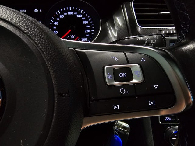 2015 VOLKSWAGEN GOLF - 24