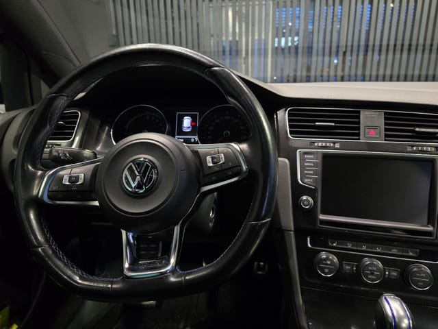 2015 VOLKSWAGEN GOLF - 20