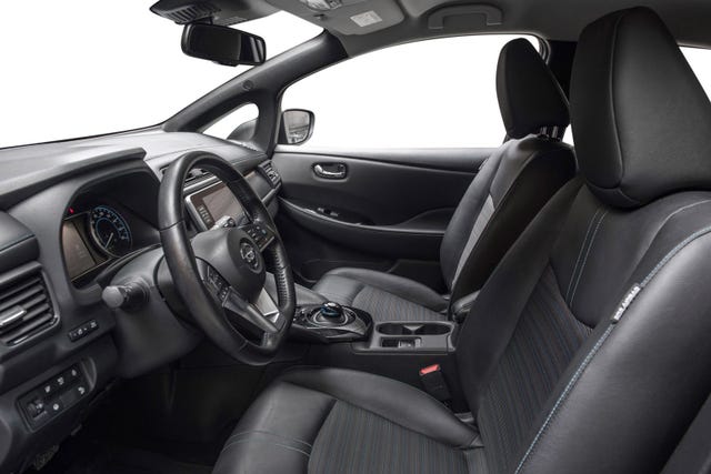 2020 NISSAN LEAF - 10