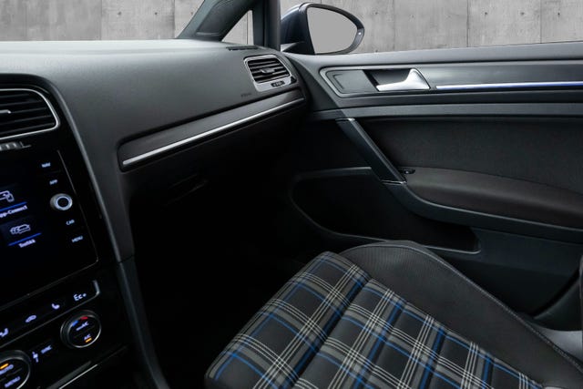 2018 VOLKSWAGEN GOLF - 14