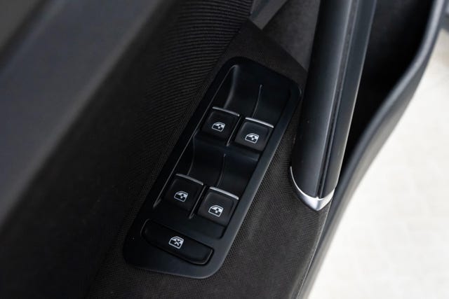 2018 VOLKSWAGEN GOLF - 30
