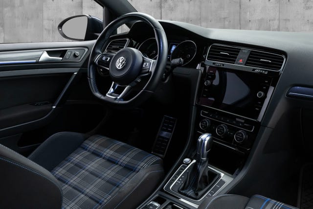 2018 VOLKSWAGEN GOLF - 12