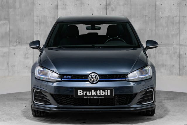 WVWZZZAUZJW804039 2018 VOLKSWAGEN GOLF-2