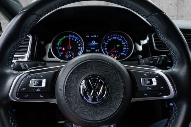 2018 VOLKSWAGEN GOLF - 18