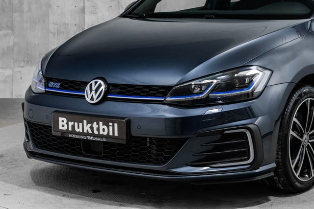 WVWZZZAUZJW804039 2018 VOLKSWAGEN GOLF-1