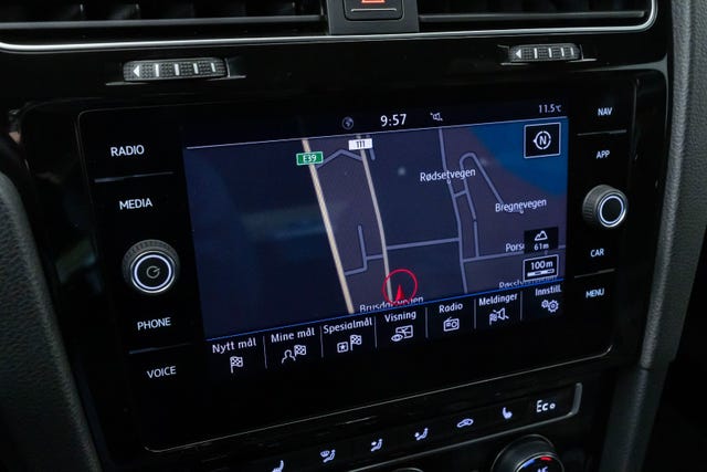 2018 VOLKSWAGEN GOLF - 25