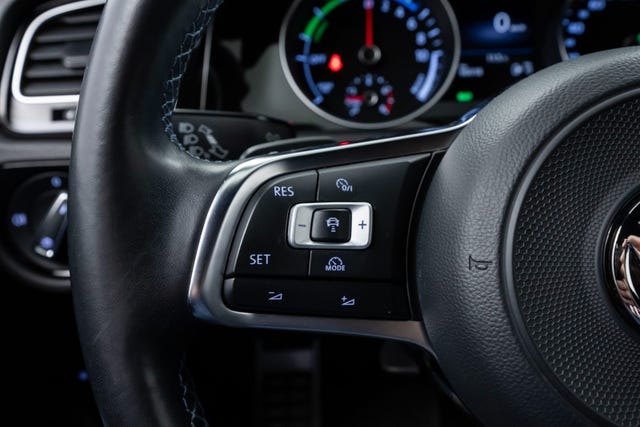 2018 VOLKSWAGEN GOLF - 19