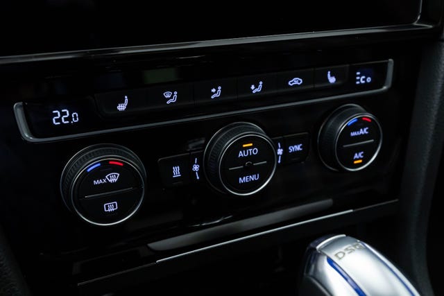 2018 VOLKSWAGEN GOLF - 28