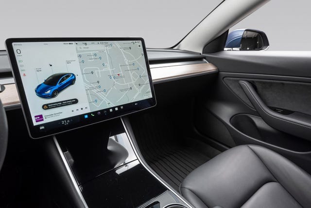 2019 TESLA MODEL 3 - 22