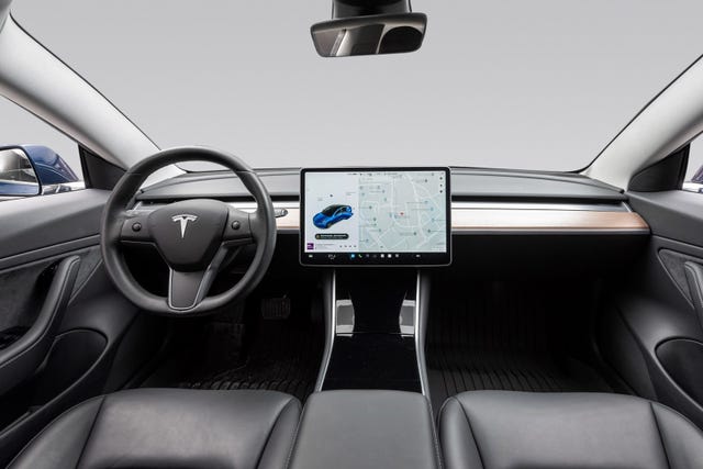 2019 TESLA MODEL 3 - 16