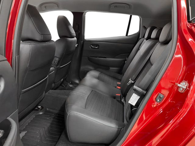 2018 NISSAN LEAF - 12