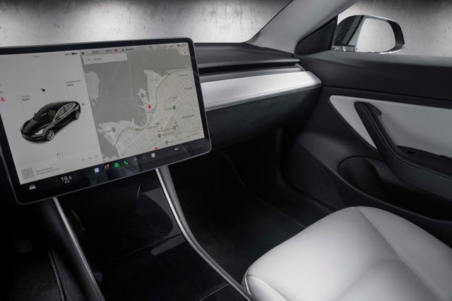 2019 TESLA MODEL 3 - 10