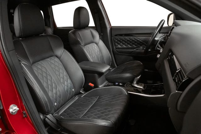 2020 MITSUBISHI OUTLANDER - 25