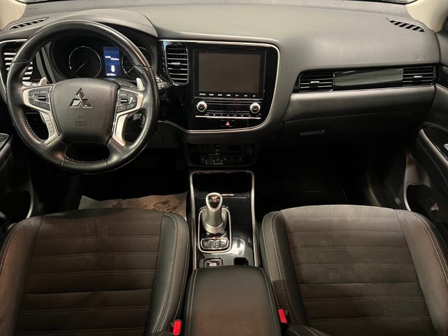 2020 MITSUBISHI OUTLANDER - 11