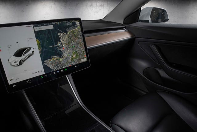 2019 TESLA MODEL 3 - 10