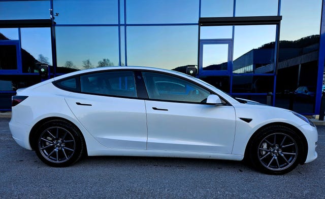 5YJ3E7EB2MF881440 2021 TESLA MODEL 3-1