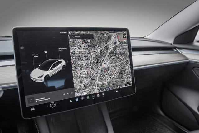 2021 TESLA MODEL 3 - 22
